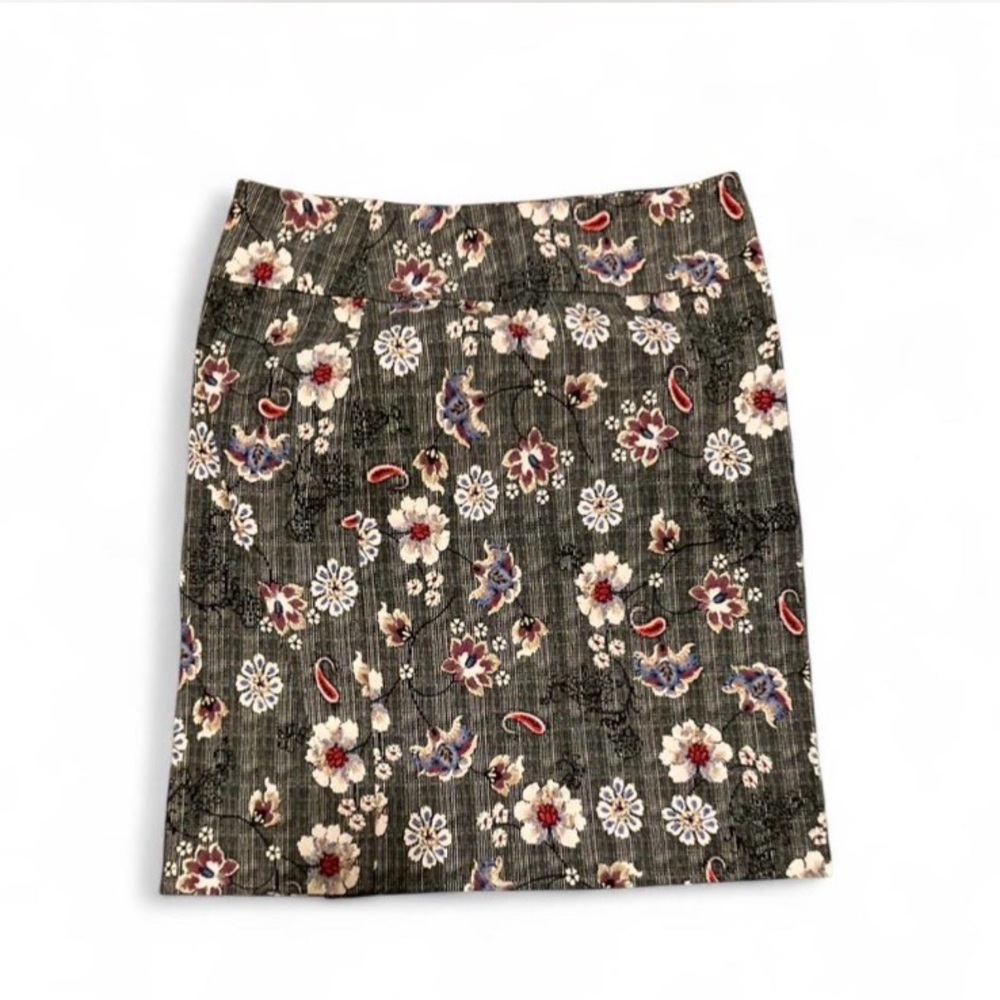 Margaret M Floral Women's Skirt -‎ Black and White